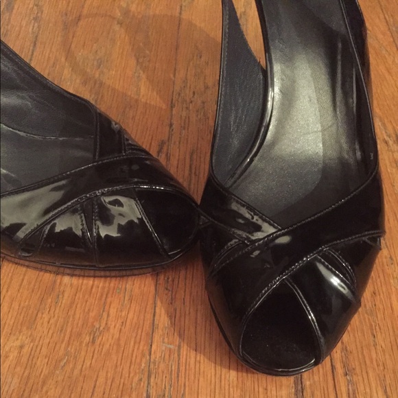 Stuart Weitzman Slingback Peep Toe Patent Leather - Picture 3 of 7